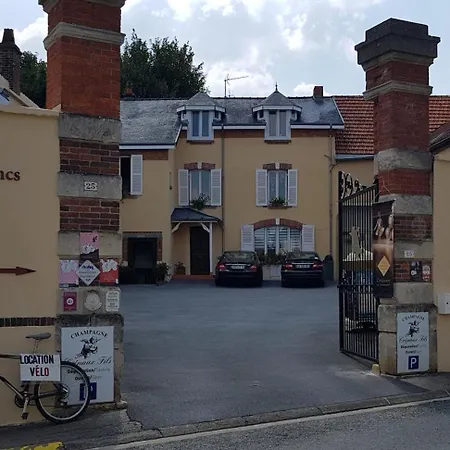 Le Clos Des Anges Bed & Breakfast *